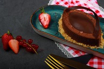 Chocolate Rose Berry Cake